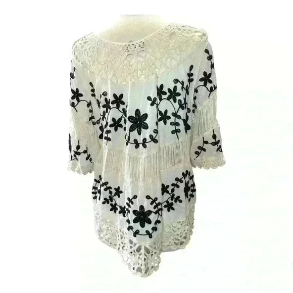 Oliver By Escio Embroidered Flower top - Picture 3 of 5